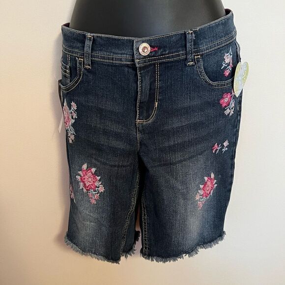 Jordache Shorts  - Picture 1 of 3